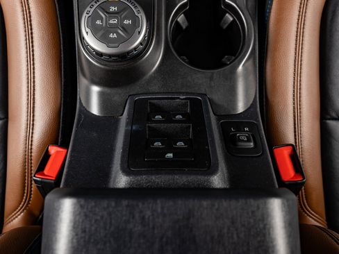 Used 2022 Ford Bronco Outer Banks w/ Sasquatch Package image 28