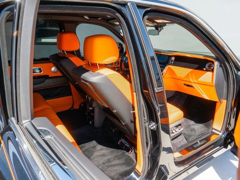 Used 2025 Rolls-Royce Cullinan image 62