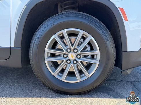 Certified 2023 Chevrolet Traverse LT FWD image 10