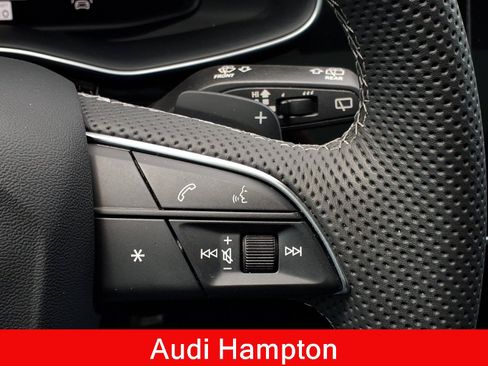Used 2023 Audi SQ8 Prestige AWD/4WD image 26