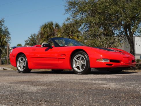 Used 2000 Chevrolet Corvette Convertible image 32