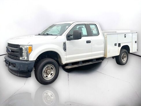 Used 2017 Ford F250 XL image 2