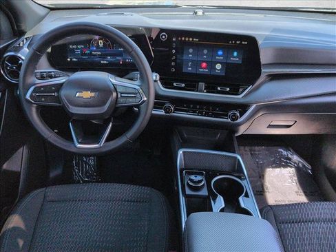 Used 2026 Chevrolet Equinox LT FWD image 24
