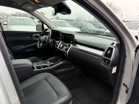 Certified 2023 Kia Sorento EX image 19