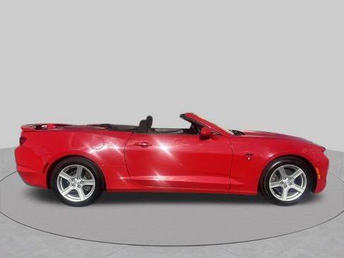 Used 2019 Chevrolet Camaro LT RWD image 9