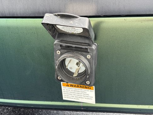 Used 2021 Mercedes-Benz Sprinter 2500 image 12