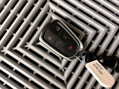 Used 2024 Cadillac XT6 Luxury image 10