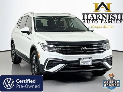 Used 2023 Volkswagen Tiguan SE AWD/4WD image 1