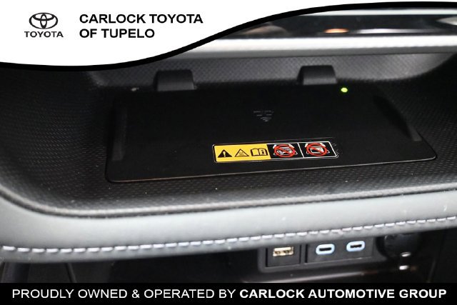 Used 2025 Toyota Highlander Platinum AWD/4WD image 32