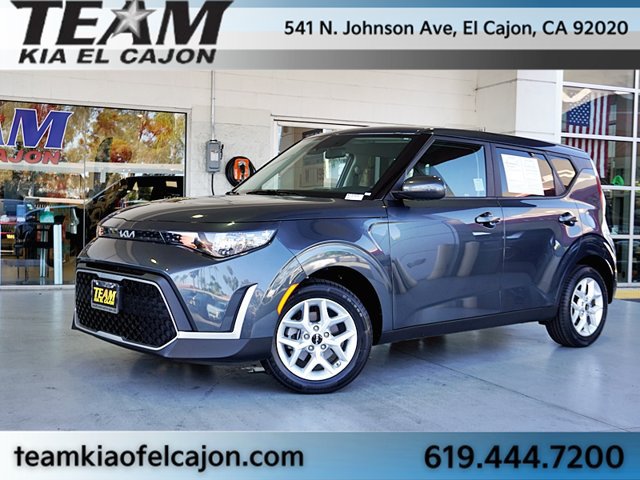 Certified 2025 Kia Soul LX w/ LX Technology Package FWD image 2