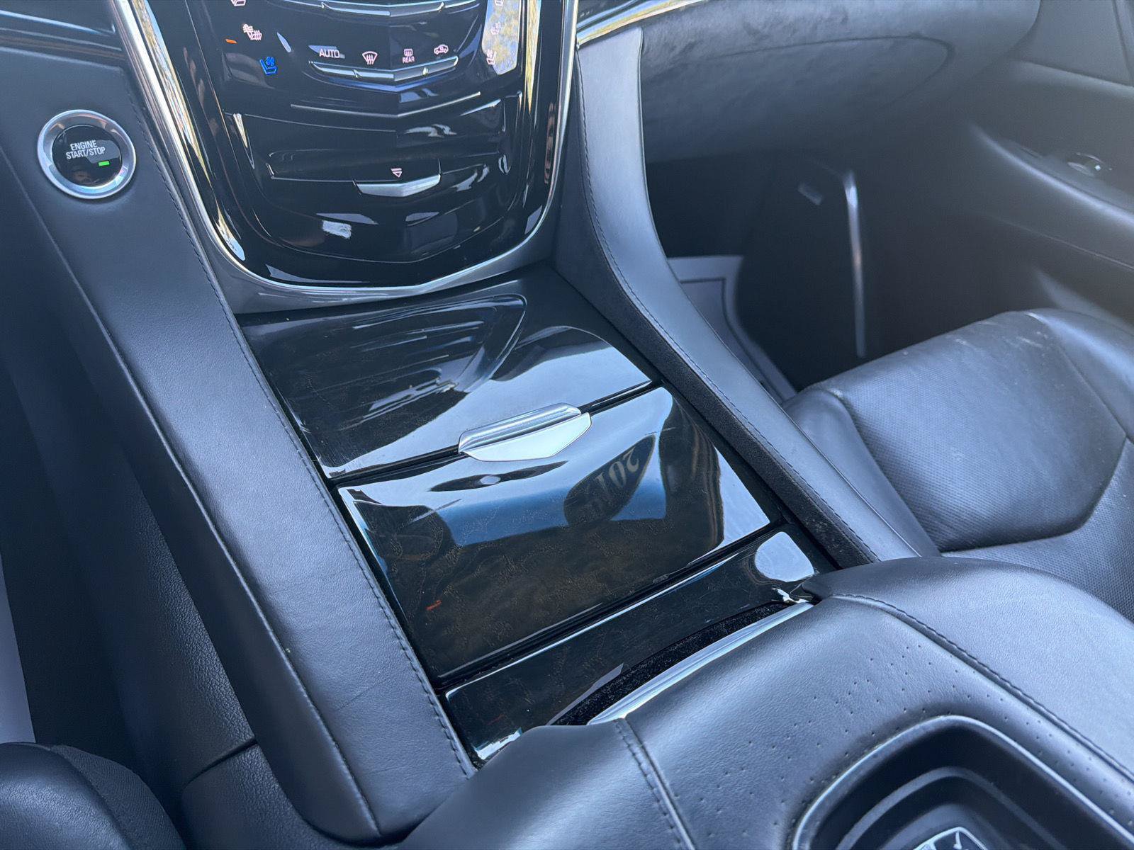 Used 2019 Cadillac Escalade ESV Platinum AWD/4WD image 24