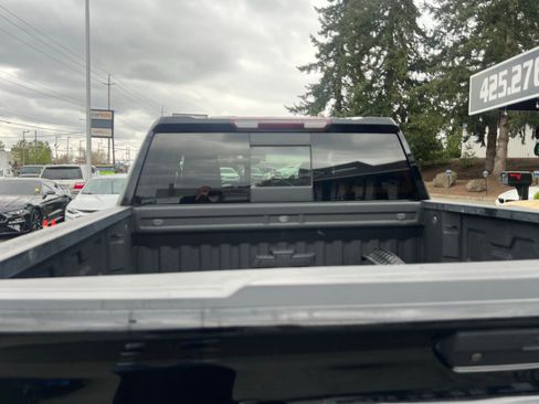Used 2021 Chevrolet Silverado 1500 LT Trail Boss w/ Convenience Package II AWD/4WD image 4