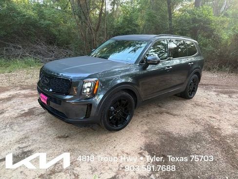 Certified 2021 Kia Telluride EX w/ EX Premium Package AWD/4WD image 3