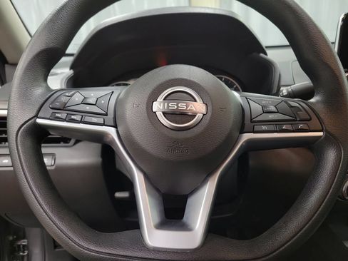 Used 2025 Nissan Altima 2.5 SV FWD image 20