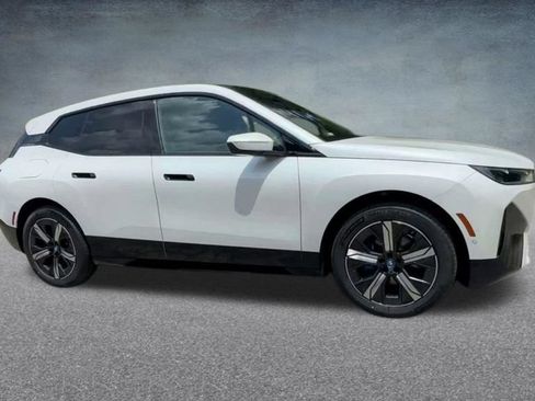 Used 2024 BMW iX xDrive50 w/ Sport Package AWD/4WD image 32