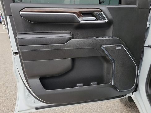 Used 2023 GMC Sierra 1500 SLT image 18