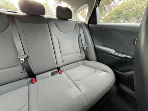 Used 2025 Kia K4 LXS image 36