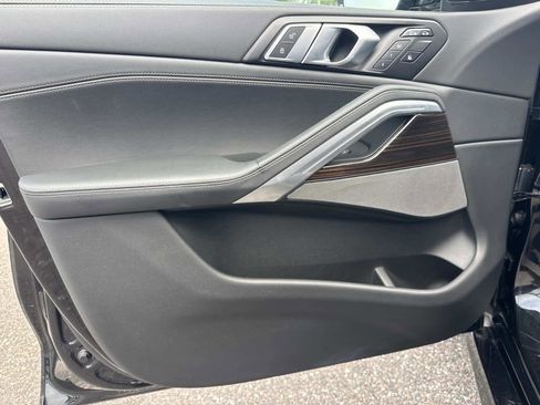 Certified 2025 BMW X6 xDrive40i image 18
