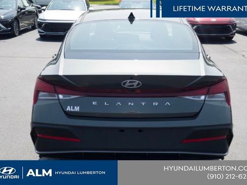 New 2026 Hyundai Elantra SE FWD image 8
