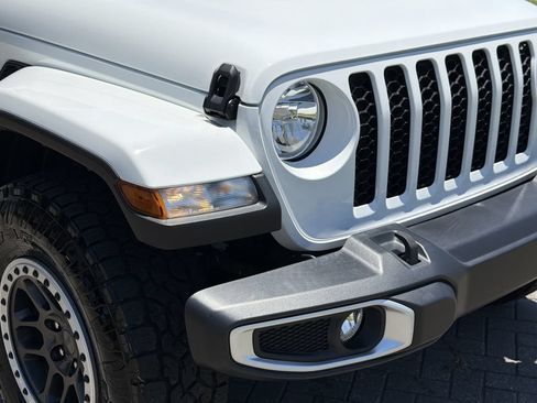Used 2023 Jeep Gladiator Sport AWD/4WD image 8