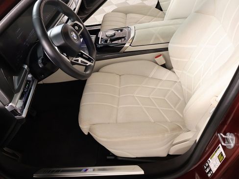 Used 2024 BMW 760i xDrive 760i xDrive image 12