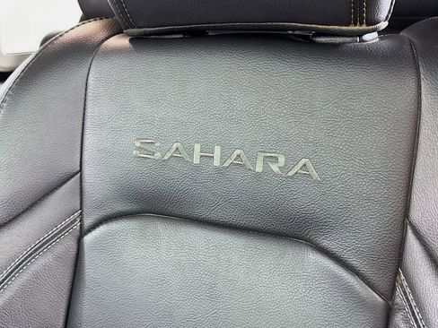 Used 2023 Jeep Wrangler Unlimited Sahara w/ Cold Weather Group AWD/4WD image 16