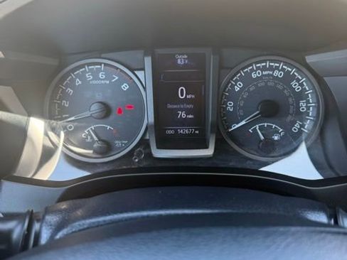 Used 2017 Toyota Tacoma TRD Off-Road AWD/4WD image 20