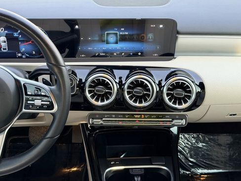 Used 2022 Mercedes-Benz A 220 image 15