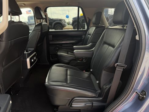 Certified 2022 Ford Expedition XLT image 12