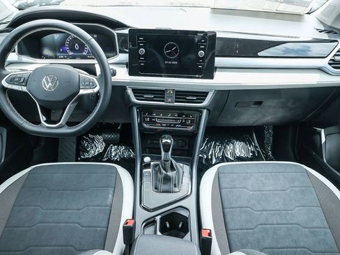 New 2025 Volkswagen Taos SE image 23