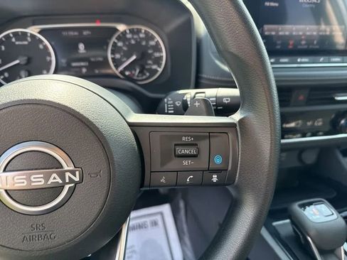 Used 2024 Nissan Rogue SV image 18