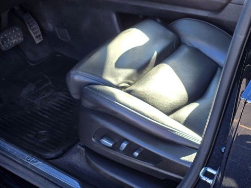 Used 2017 Cadillac XT5 Luxury w/ Driver Awareness Package image 22