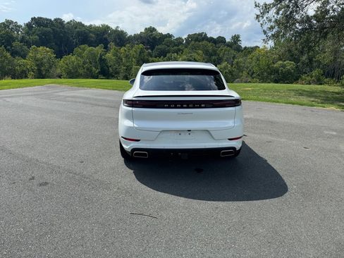 New 2025 Porsche Cayenne Coupe image 6