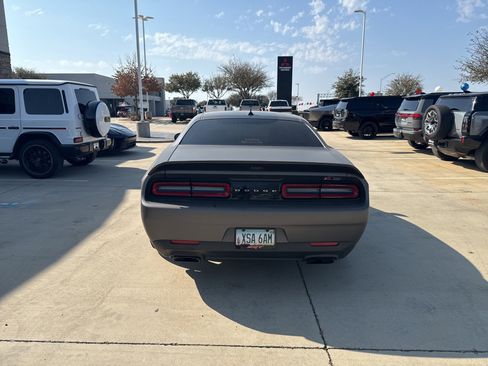 Used 2019 Dodge Challenger SRT Hellcat Redeye image 4