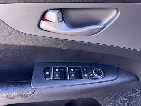 Used 2021 Kia Forte LXS FWD image 13