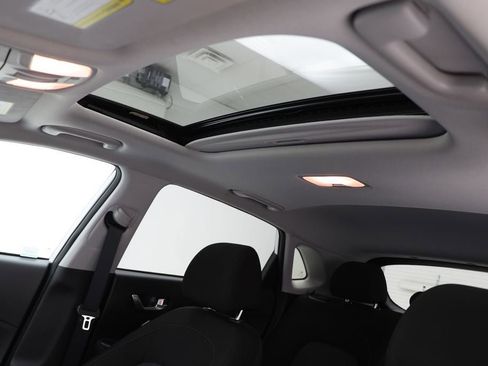 Used 2023 Hyundai Kona SEL w/ Convenience Package image 18