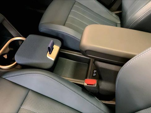 Used 2025 MINI Cooper Countryman SE w/ Comfort Package Max image 16