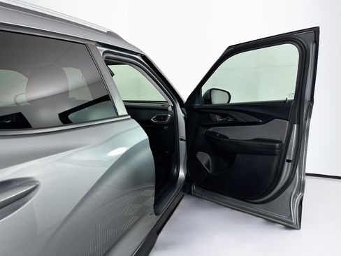 Used 2023 Chevrolet TrailBlazer LT FWD image 29