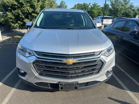 Used 2020 Chevrolet Traverse LT w/ Driver Confidence II Package AWD/4WD image 2