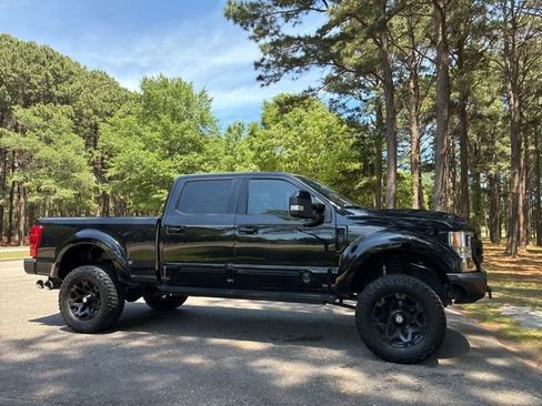 Used 2020 Ford F250 Lariat w/ Lariat Ultimate Package AWD/4WD image 2