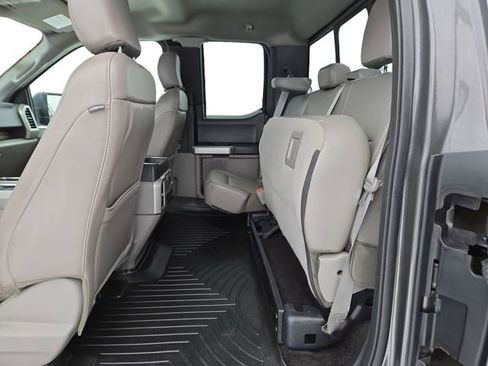 Used 2018 Ford F150 Lariat w/ Trailer Tow Package image 14