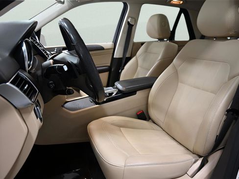 Used 2019 Mercedes-Benz GLE 400 4MATIC w/ Premium 1 Package image 12