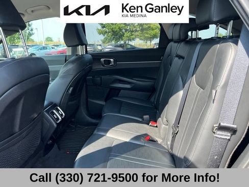 Certified 2025 Kia Sorento S FWD image 11