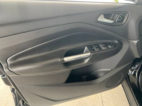 Used 2017 Ford Escape Titanium w/ Equipment Group 301A AWD/4WD image 7