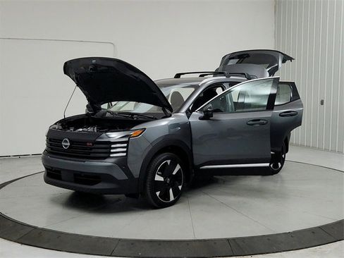 New 2026 Nissan Kicks SR image 11