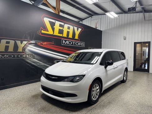 Used 2024 Chrysler Voyager LX FWD image 1