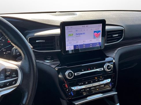 Used 2022 Ford Explorer Limited image 6