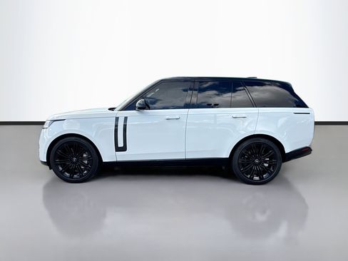 Used 2025 Land Rover Range Rover SE image 2