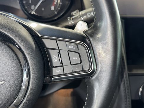 Used 2019 Jaguar F-TYPE Coupe image 18