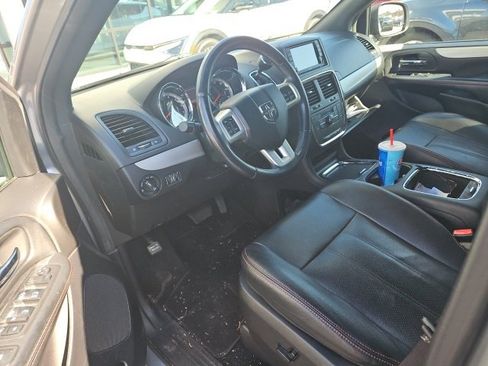 Used 2019 Dodge Grand Caravan GT image 12